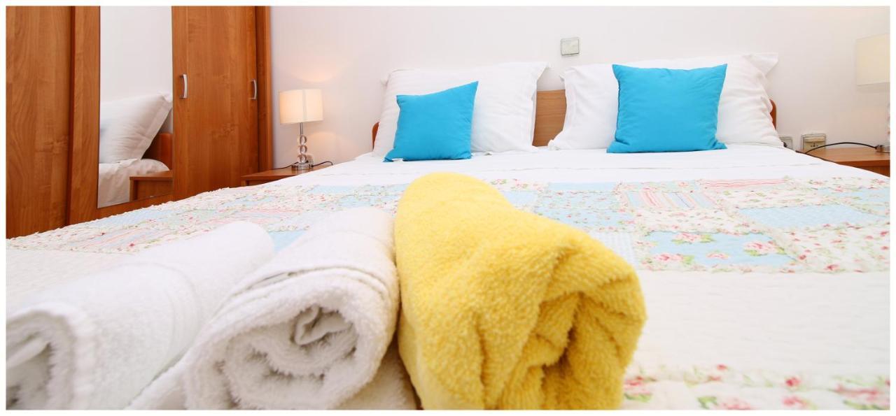 Apartments Ruza Primosten Ngoại thất bức ảnh